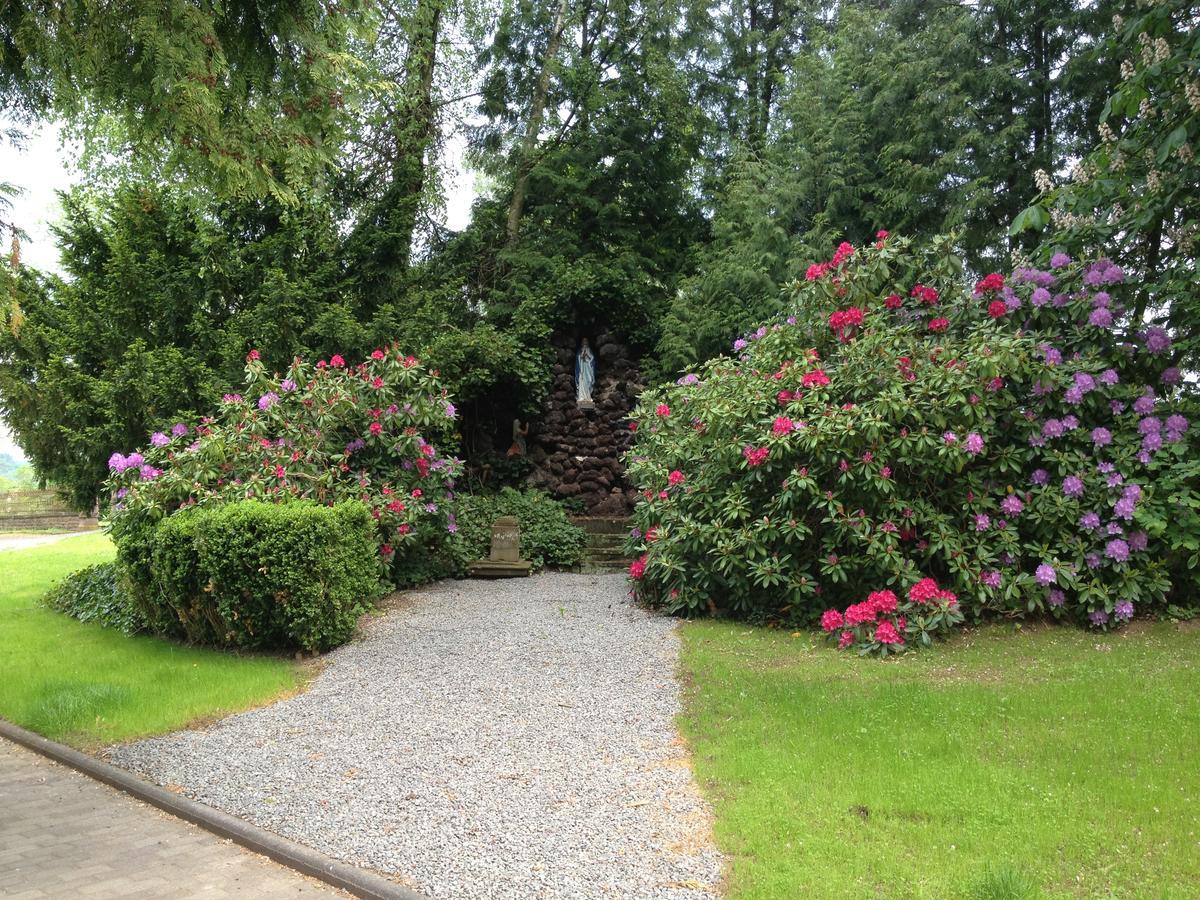 Stiftsberg - Bildungs- Und Freizeitzentrum Kyllburg Bagian luar foto